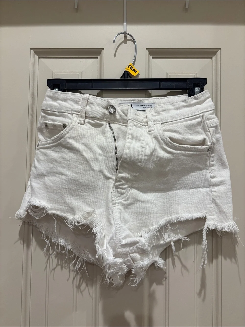 Zara White Frayed Hem Denim Shorts